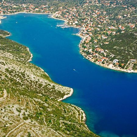 Kupinica Apartment Vinišće Kültér fotó